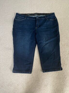 Liz Claiborne Sara Mid Rise Crop   Blue Jean Size 22